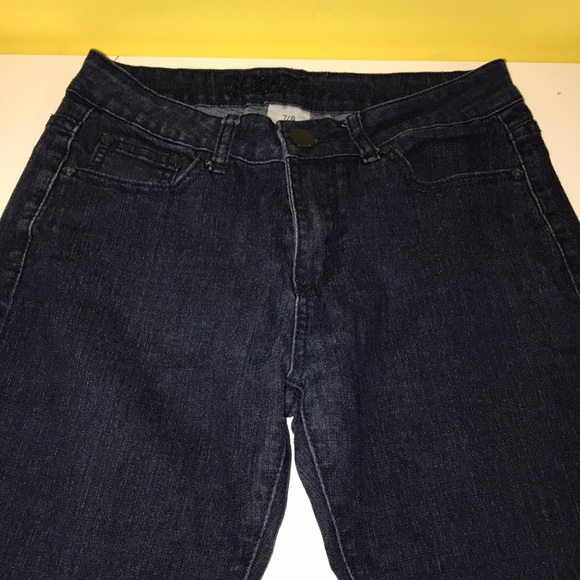 Jeans - Picture 1 of 3